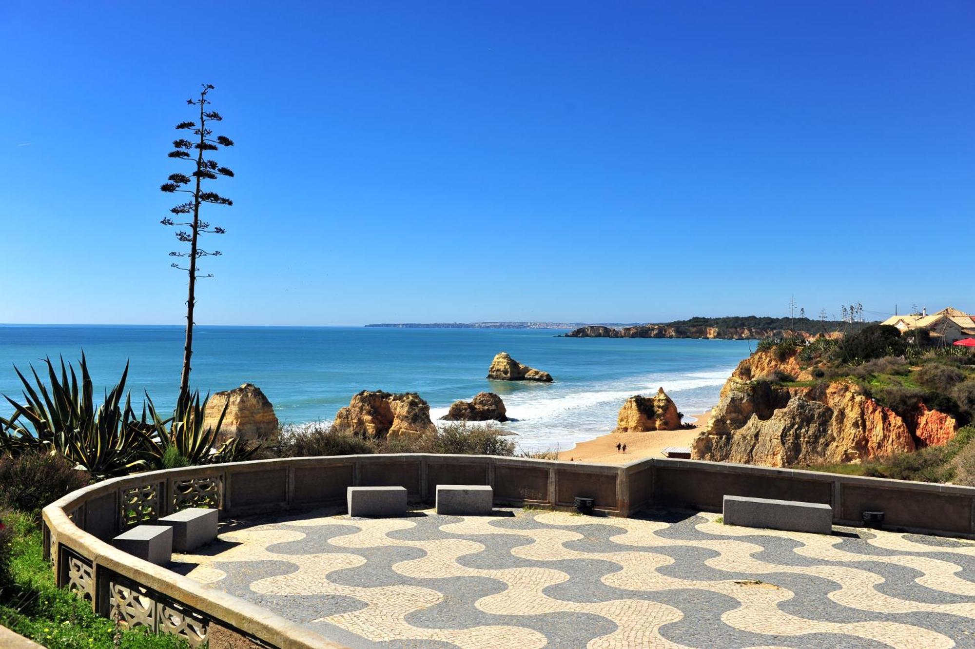 Bnb Homes Praia Da Rocha Beach Bright Apartment 50 M Away From The Ocean ปอร์ติเมา ภายนอก รูปภาพ