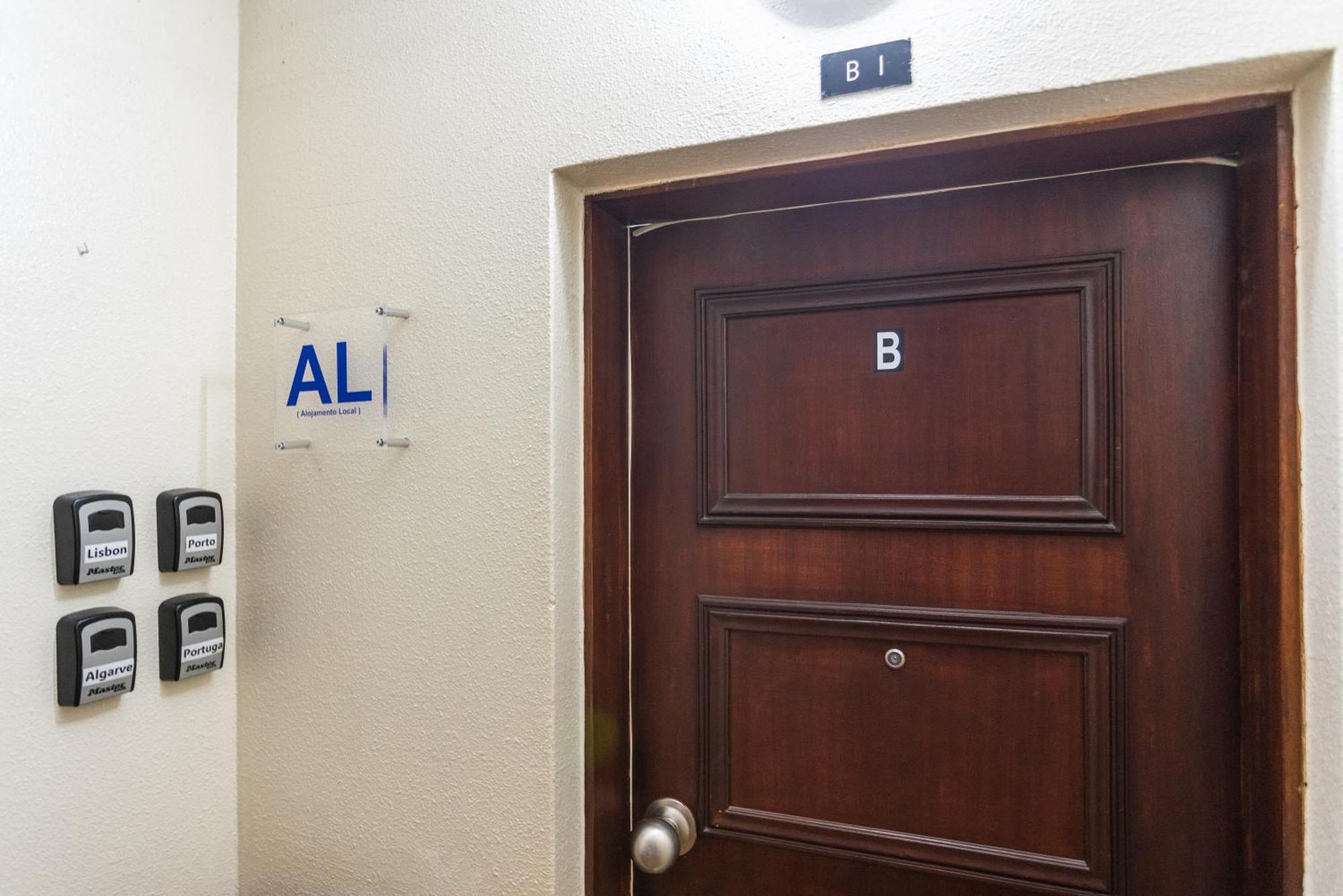 Bnb Homes Praia Da Rocha Beach Bright Apartment 50 M Away From The Ocean ปอร์ติเมา ภายนอก รูปภาพ